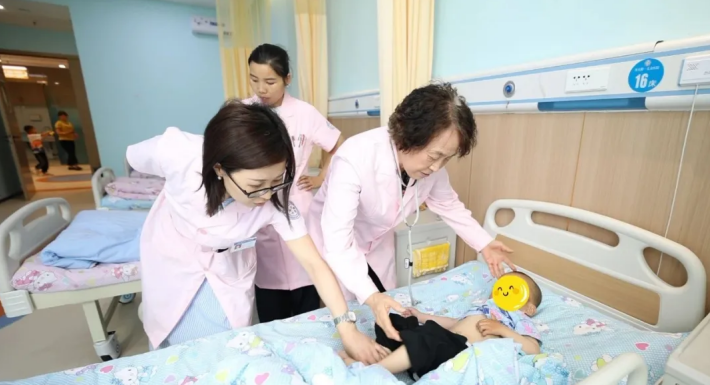 西安交通大学第二附属医院毛云英教授领衔多学科专家联合会诊，构建西北儿童康复全流程服务体系