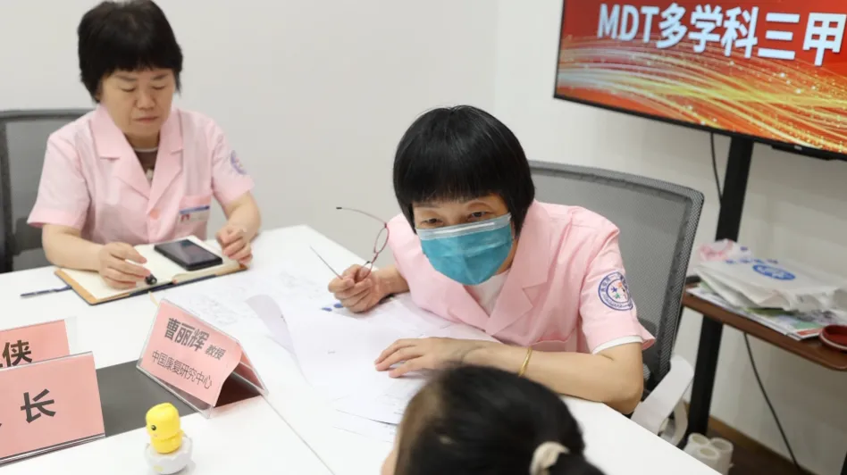 中国康复研究中心曹丽辉教授会诊火热进行中，直击儿童发育难题......再次掀起暑期就诊热潮!