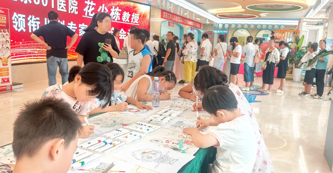 聚焦北京301医院儿科花教授会诊现场，精湛医术护佑儿童健康，多学科专家团队携手直攻疑难病例