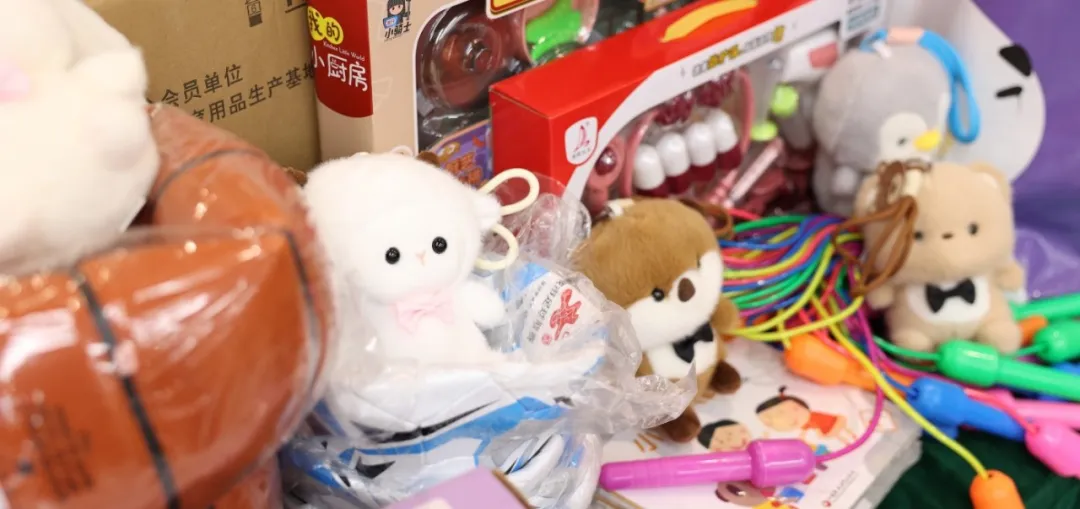 我院联合陕西省慈善联合会、雁塔区慈善会、西安曲江康桥学校圆满举办“儿童关爱志愿服务活动”