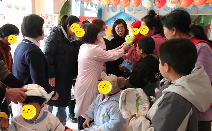 医社携手闹元宵，护佑童心安万家——铭城社区&西安附一儿童医院“闹元宵·学消防·护平安”消防主题游园会